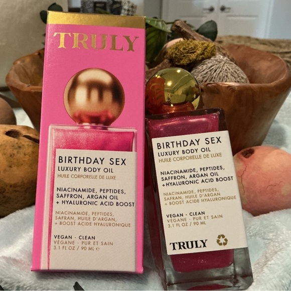 TRULY Other - TRULY Birthday Sex Luxury Body Oil